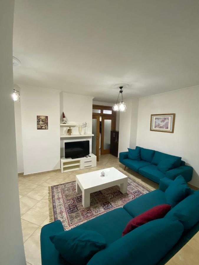 Chlo Apartment 3 Tirana Exterior photo