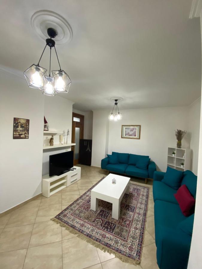 Chlo Apartment 3 Tirana Exterior photo